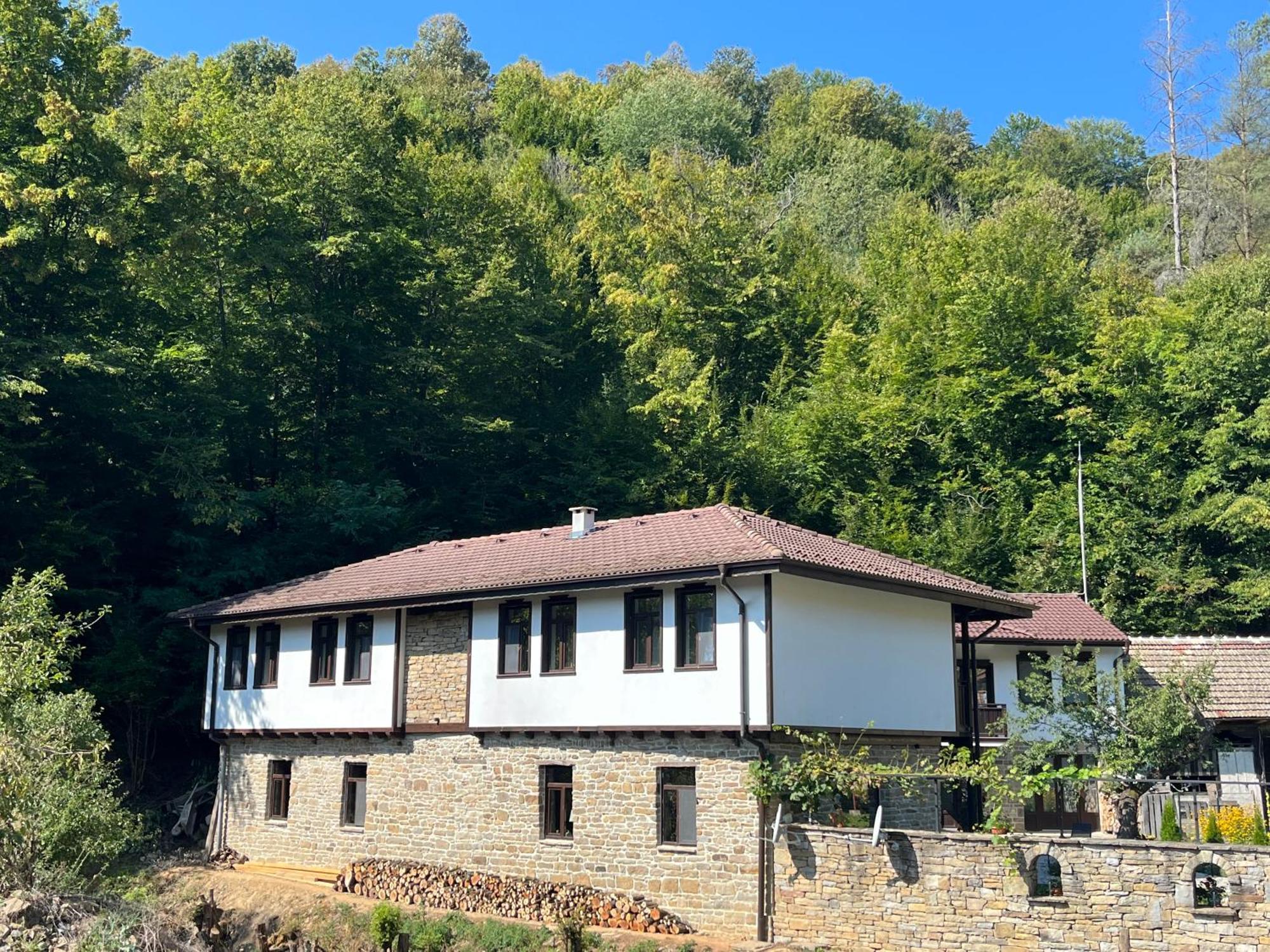 Verta House Trjavna Buitenkant foto